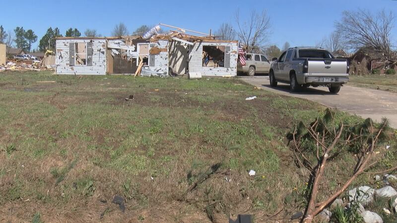 EF-3 tornado rips through Jonesboro