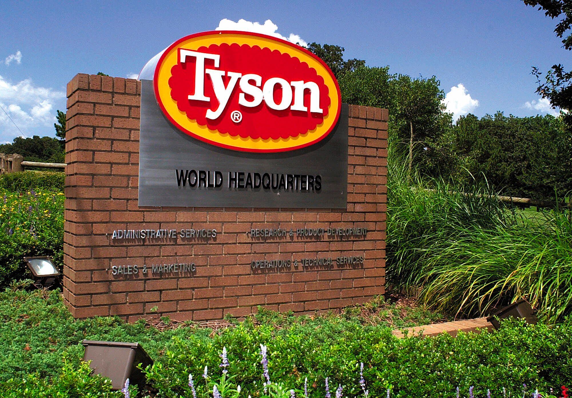 Tyson Foods dumped 371 million pounds of pollutants into waterways, reports show - Vimarsana News