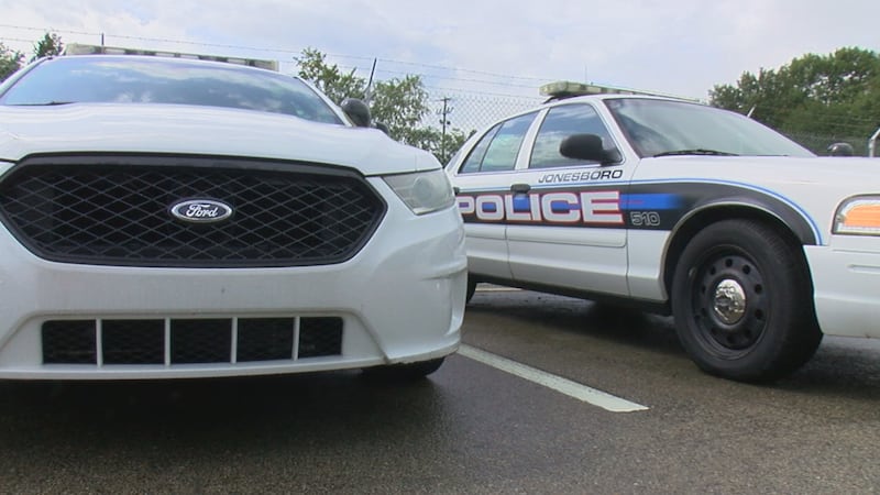 Jonesboro police were called to the 400-block of W. Strawn Ave to report of stolen packages.