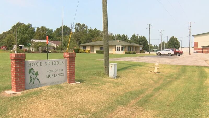 A power outage has forced a Northeast Arkansas school district to dismiss classes early.